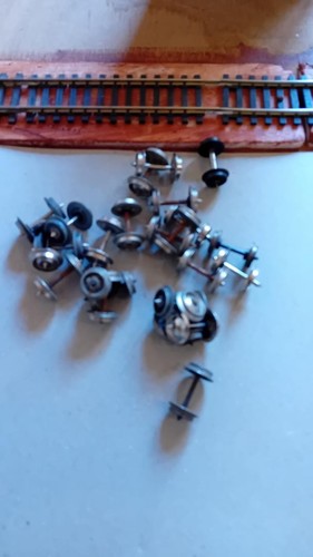 Lot essieux métalliques - 24,
